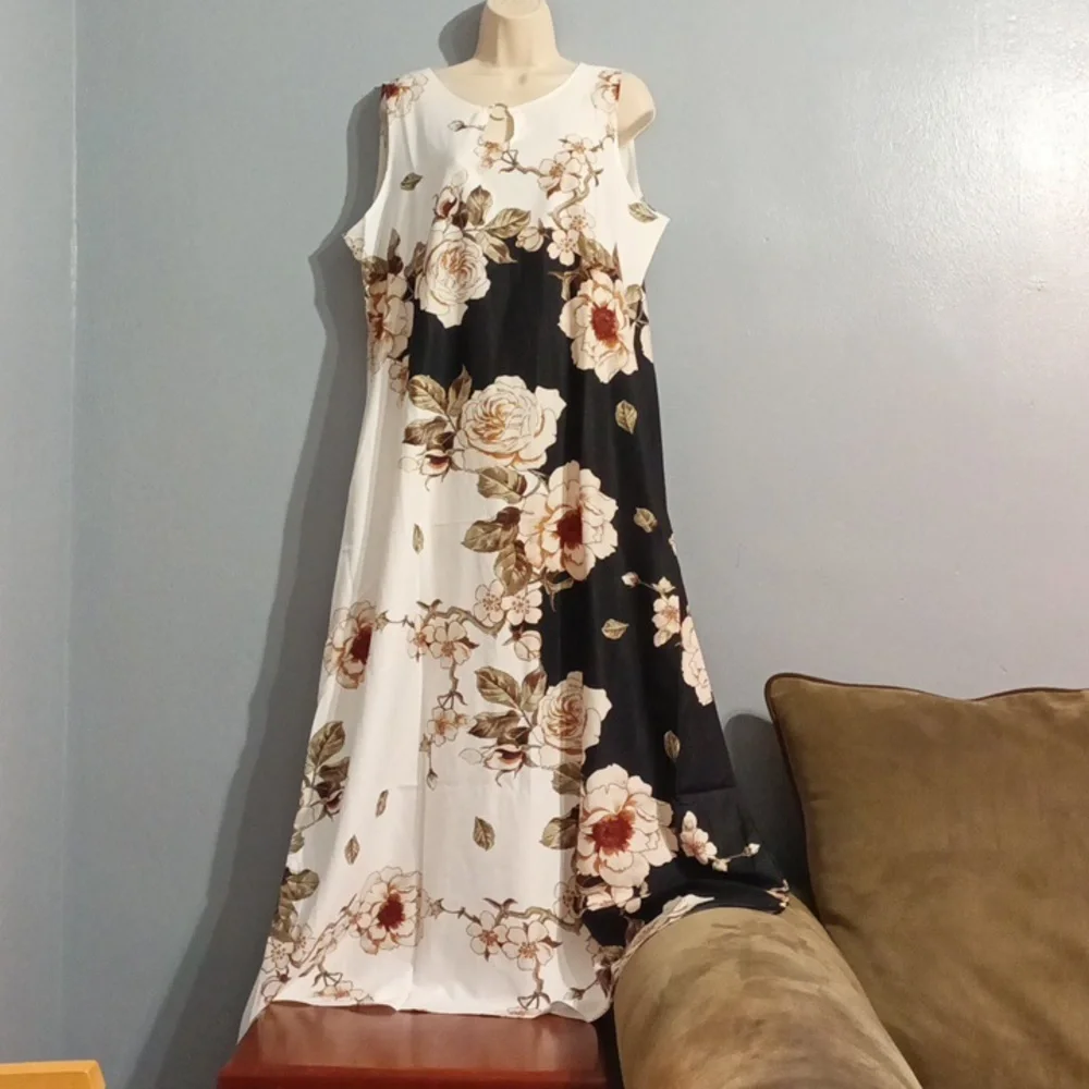 White & black floral print Maxi dress size 2XL new in package - Picture 9 of 17